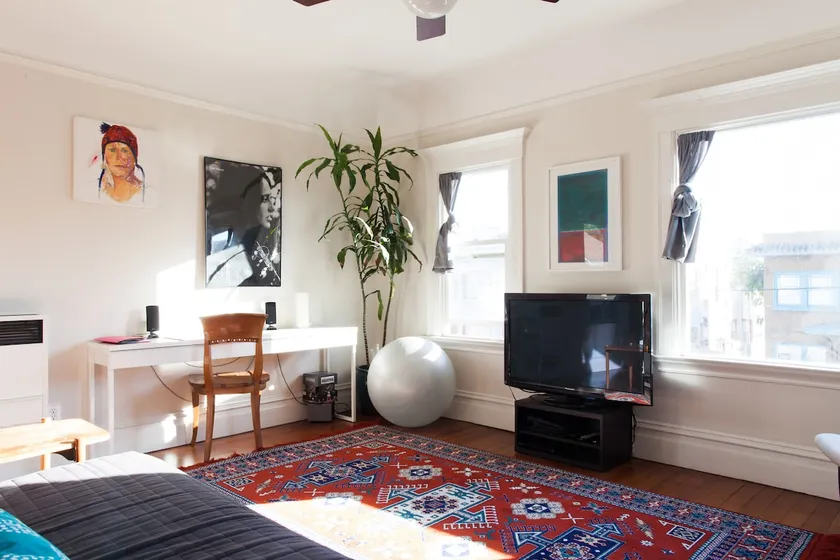 Beautiful Victorian Home - 1 Bedroom Apartment - Image 1