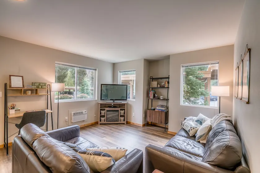 Modern condo across from new Adventure Park - Image 1
