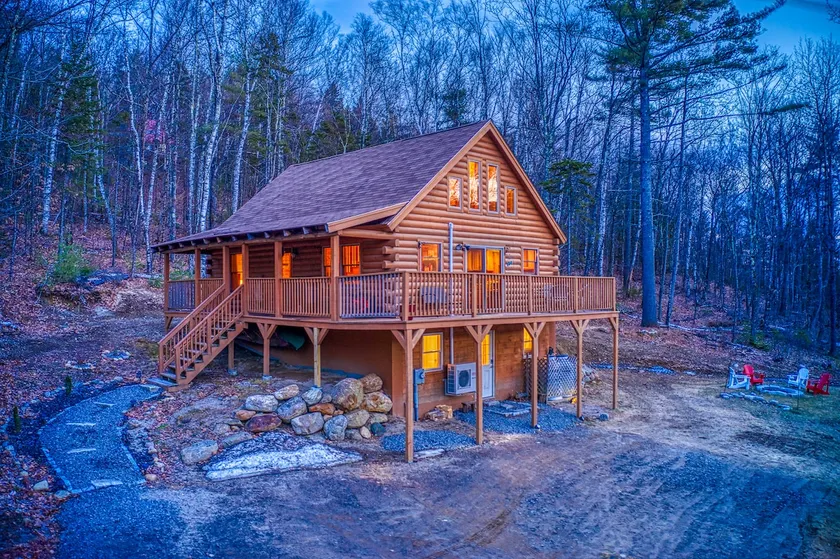 Campton Cabin - Log Cabin Home in White Mountains - Image 1