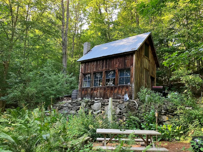 forest retreat; off-grid writers cabin - Image 1