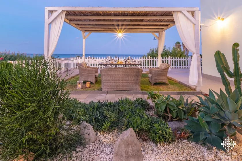 Beach front villa in Calabernardo, Noto, Sicily - Image 1