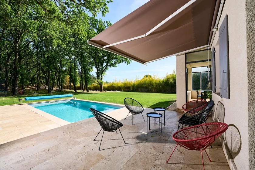 Villa La Velleronnaise: Private pool, Wi-Fi, air conditioning, near L’Isle sur la Sorgue - Image 1