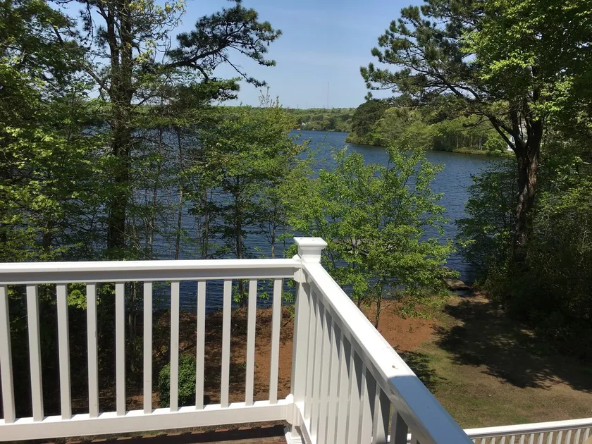 Lake Front Dream House - Image 1