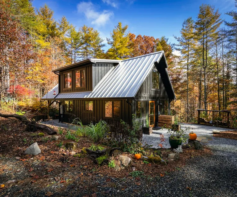 Shepherd's Chalet på 26 Acres ved siden af ​​DuPont State Forest. - Image 1
