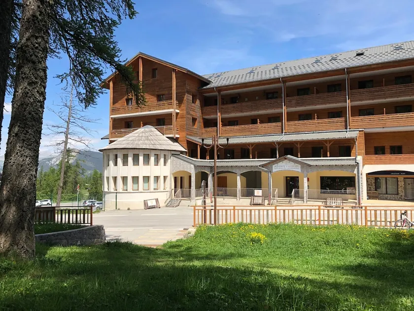 BEAUTIFUL 2-ROOM CENTRE VALBERG - Image 1