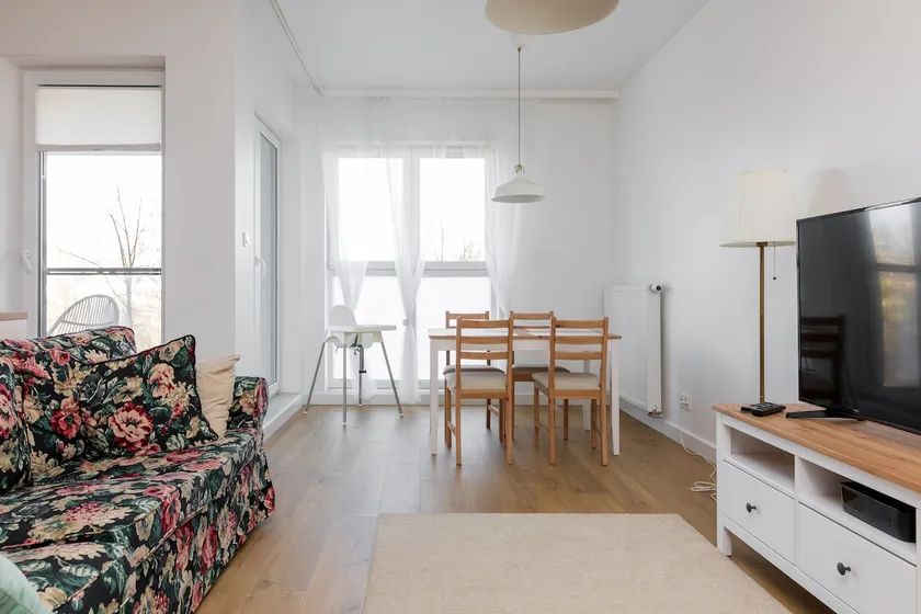 Rozłogi Sunny Apartment by BookingHost - Image 1