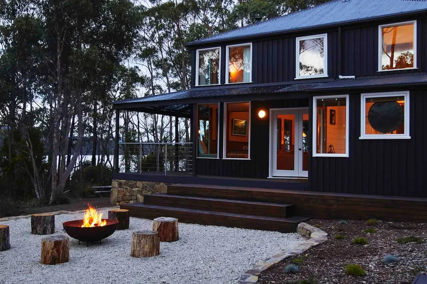 The Voyager - Luxury Waterfront Cabin - Image 1