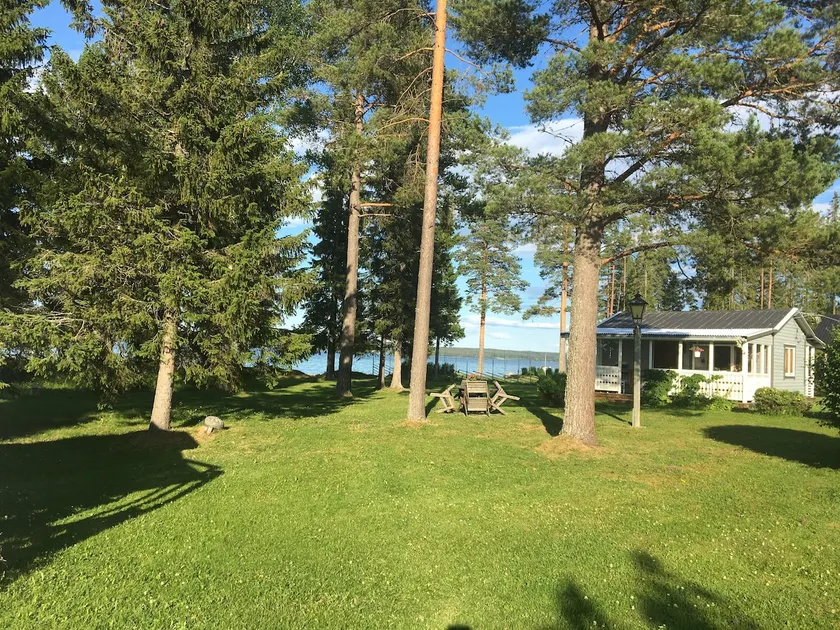 Private cabin by the lake - Image 1