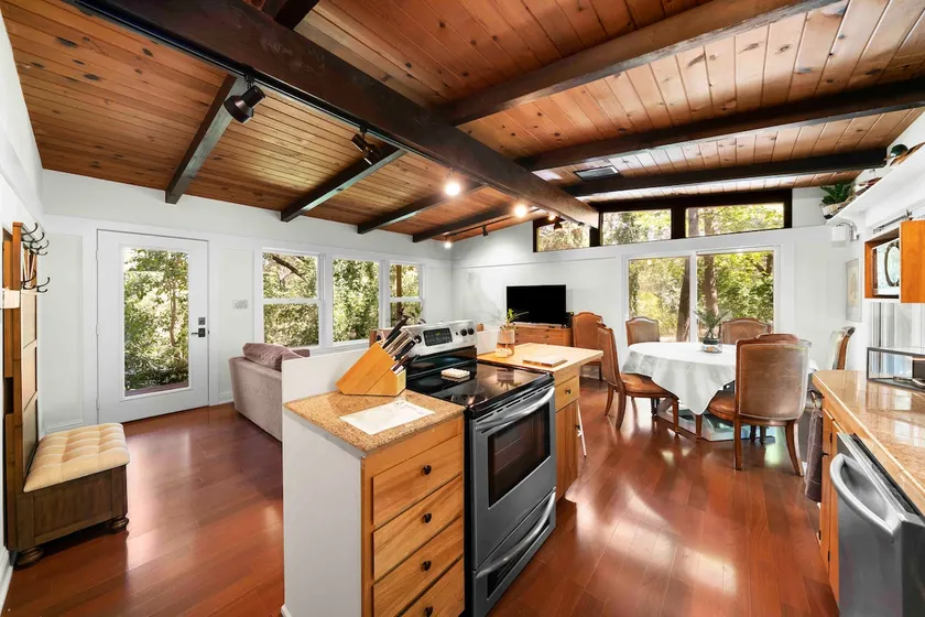 Good Vibes Bungalow with Hot Tub - Image 1