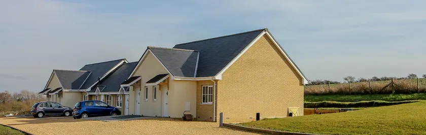No1. Yarmouth Country Cottages - Image 1