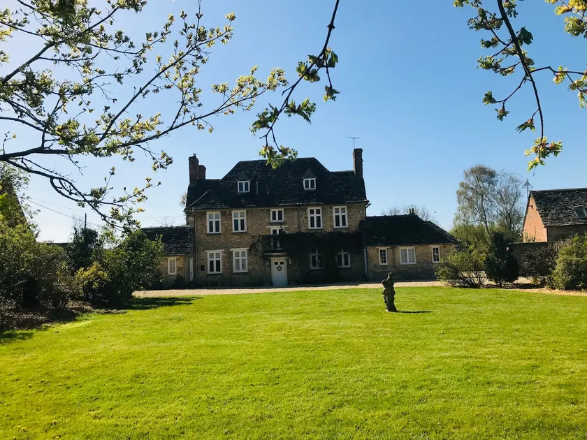 Cotswolds Manor - Britishness at it’s finest - Image 1