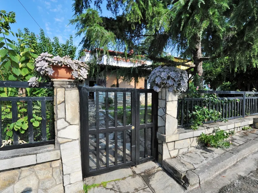Private home with spacious garden & veranda - Flogita beach - Image 1