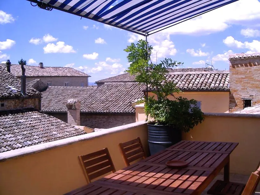 Beloved penthouse, in a building with a large terrace - Image 1