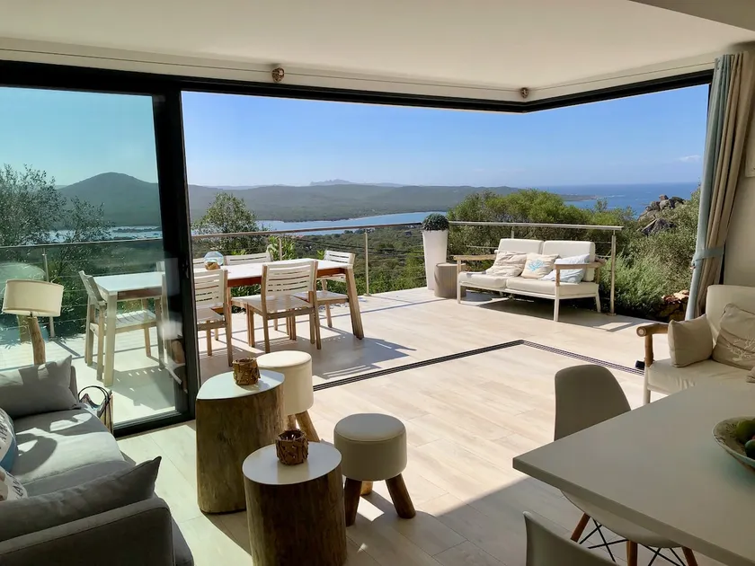 Architect-designed house, jacuzzi & incredible sea view - Image 1