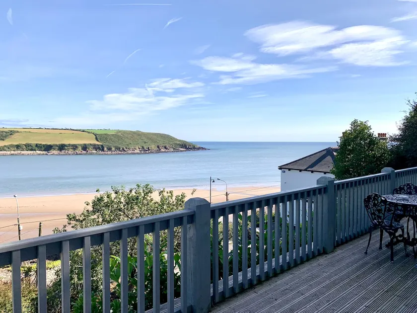 PERIWINKLE COTTAGE, with the most amazing sea view - Image 1