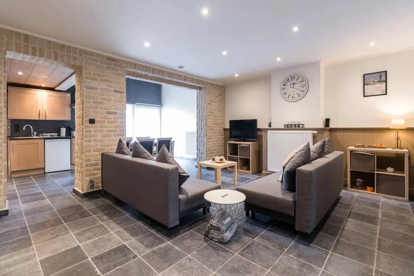 Enjoy Bruges Spacious Damse Vaart Apartment - Image 1