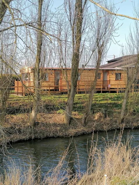 Poplar Lodge Log Caravan - Image 1