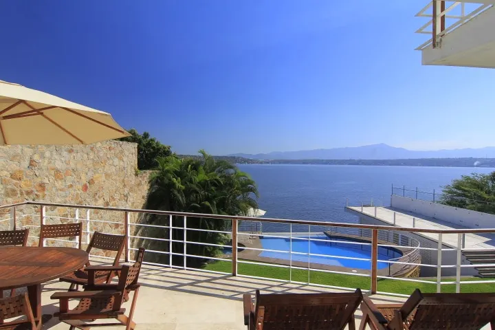 Kristal Luxe House - Image 1
