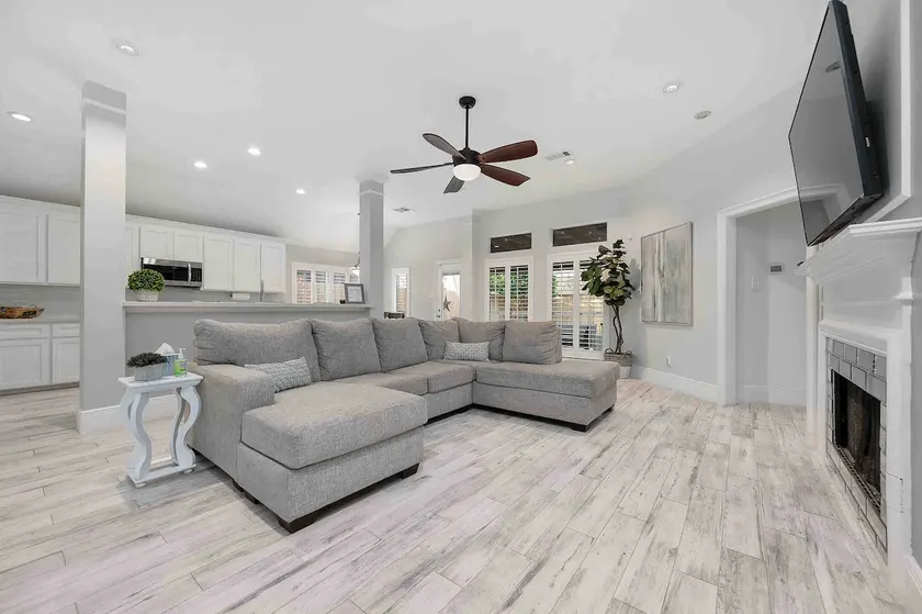Crisp Clean Home & Outdoor Living/Near HTX Med CTR - Image 1