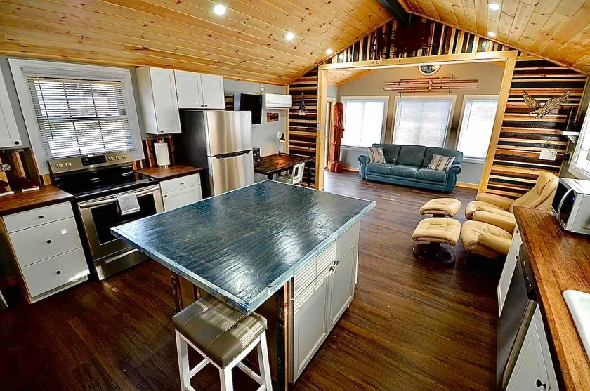 DeaconCreek Loft near Jonesborough - Image 1