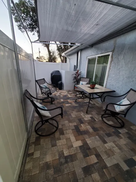 Apartment near the airport and downtown. - Image 1