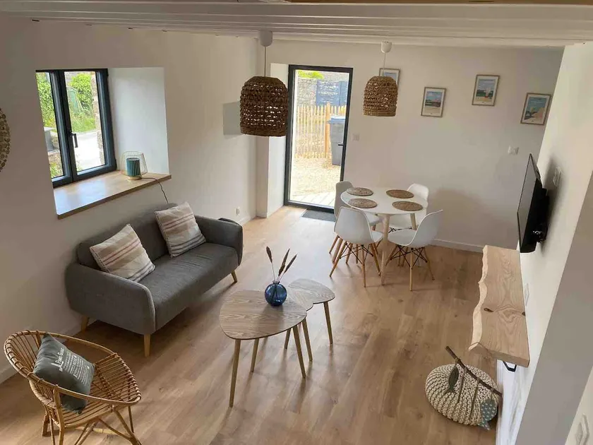Pretty renovated fisherman's house by the sea - Image 1