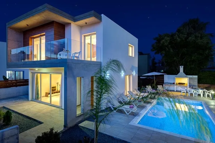 Coral Bay new furnished private villa with pool - Image 1