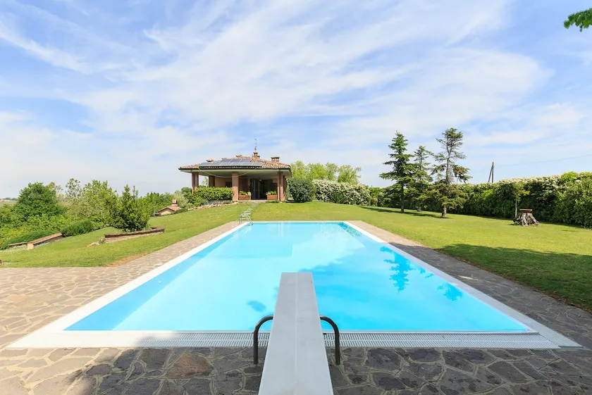 Charming Villa with Pool, Private Park & GreatView - Image 1
