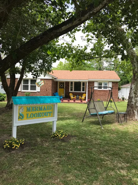 Mermaid Lookout Cottage - Image 1