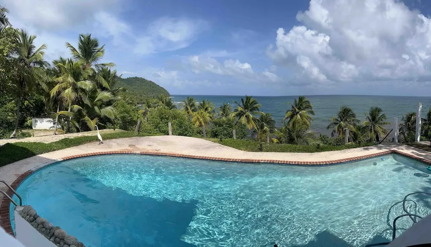 Beachfront Rustic Apt. #8 w Pool & Secluded Beach - Image 1