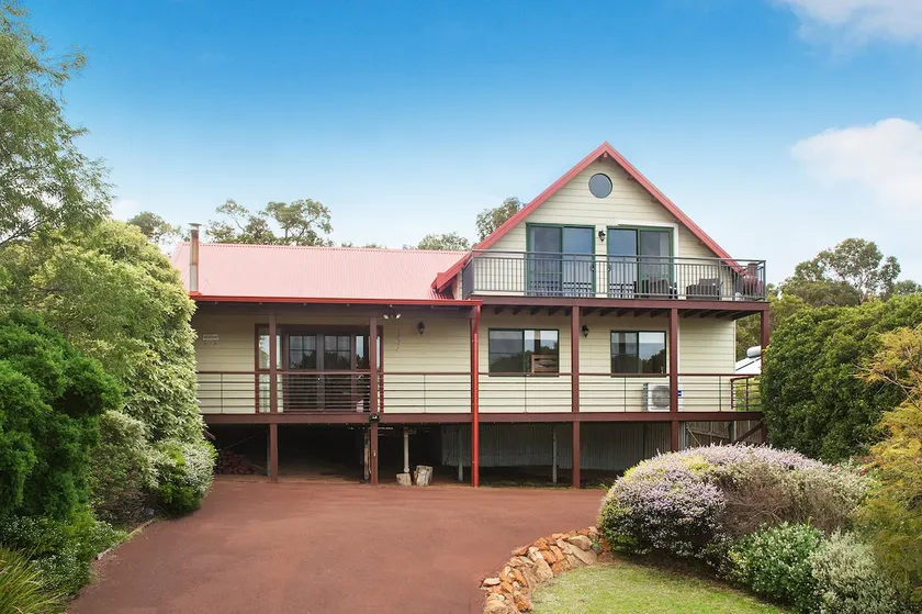 The Tree House Dunsborough - Image 1
