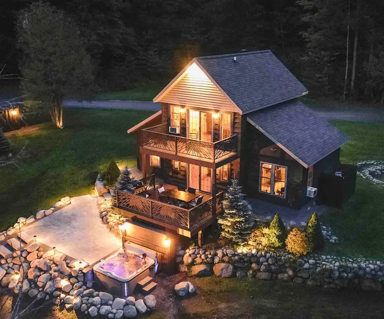 ADIRONDACK LUXURY MODERN LAKEFRONT VILLA WITH HOTUB!! BRAND NEW BUILD!! - Image 1