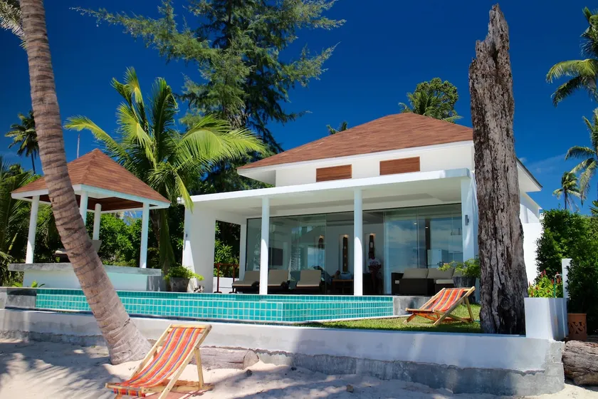Beautiful Beachfront 3 BRM, private pool - Image 1