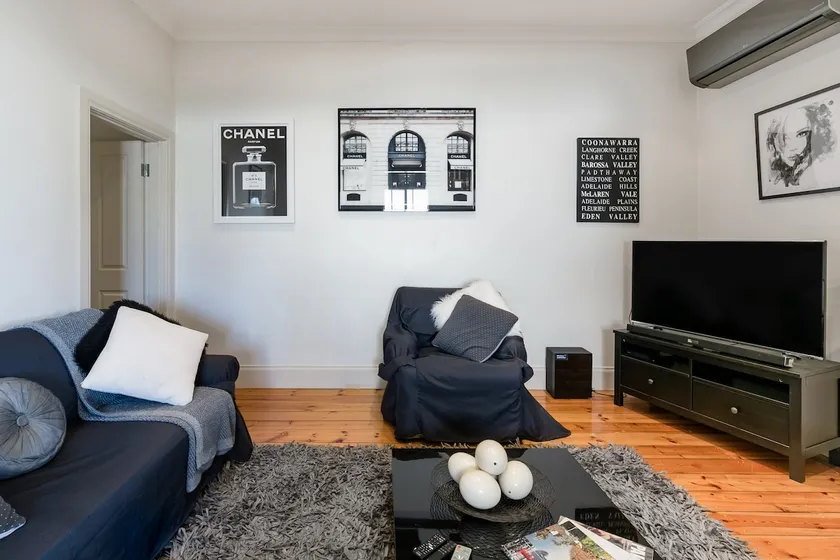 Explore Amazing Beaches from a Fabulous Glenelg Apartment - Image 1