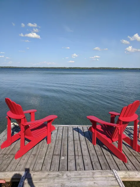 Sunrise Family Retreat Private Lakeside Home - Image 1
