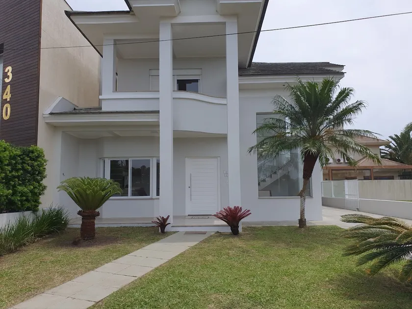 Wonderful house in a 3-suite community with infrastructure. - Image 1