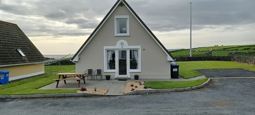 Holiday home-3 bedroom. 1 double, 1 twin 1 single - Image 1