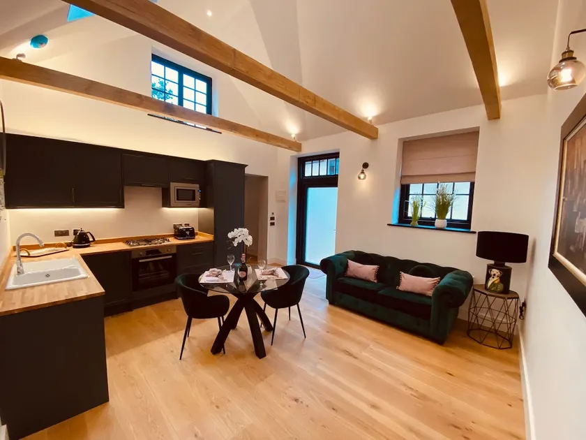 Renovated Stables - Tawny Lodge - Image 1