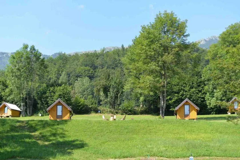 Adorable wooden cabins - Image 1