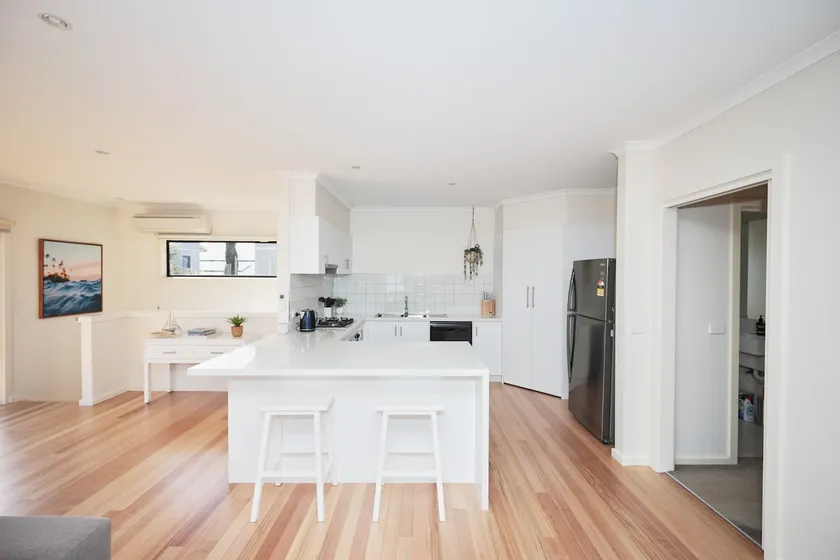 Cowrie Beach Haven- 600 meters to beach! - Image 1
