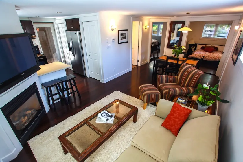 Quiet North Vancouver Suite - Image 1