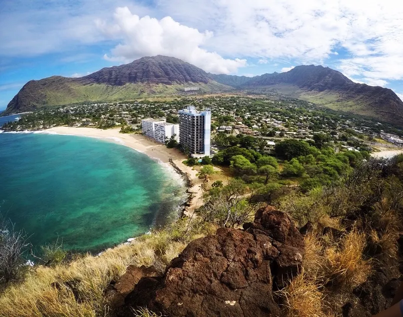 Makaha Luxe - Image 1