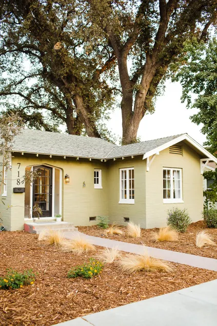 Charming & Stylish Bungalow | Near Downtown - Image 1