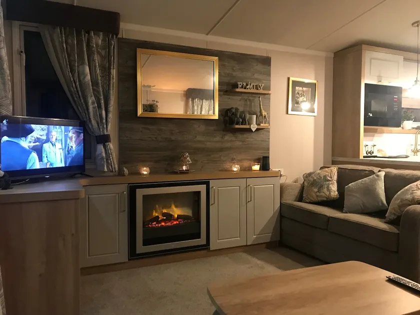 Luxury Caravan at Stunning coastal location - Image 1
