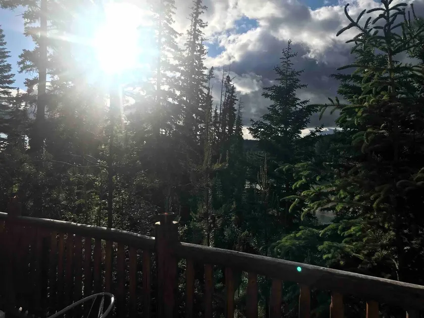 Romantic log cabin getaway with view - Image 1