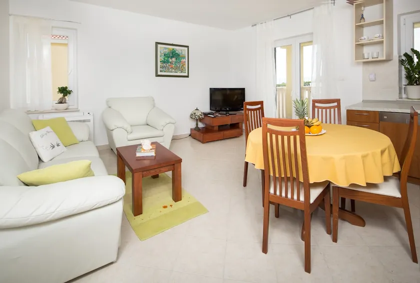 Sunny and spacious apt near Split, great sea view - Image 1