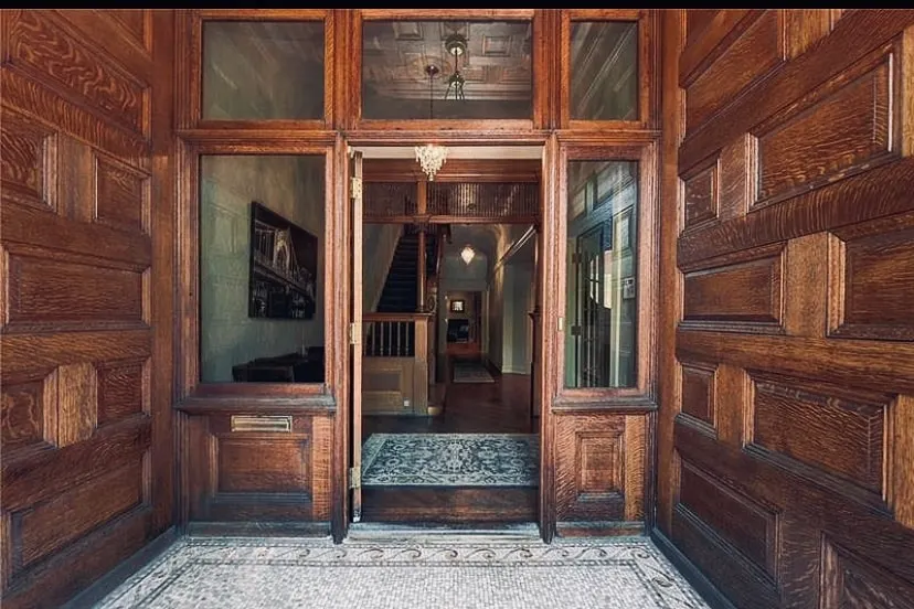 Large, Gorgeous, Historic Home Near Stadium/Casino - Image 1