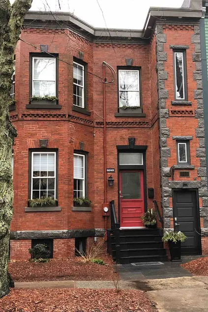 Beautiful private space in a 115 yr old home - Image 1