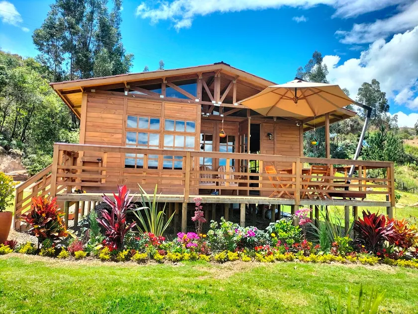 The Garden – Cabin overlooking the mountains - Image 1