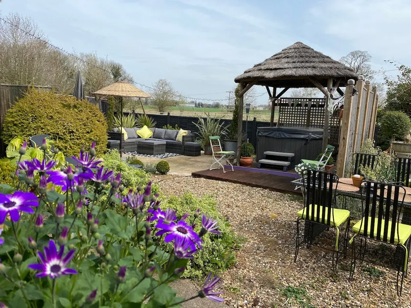 The Manor HotTub tranquil Escape 2bedroom cottage - Image 1